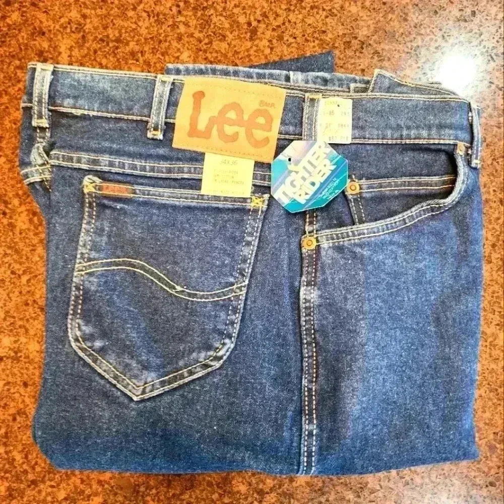 Made in the USA  Vintage 1985 NWT Lee tighter rider jeans. 34x36